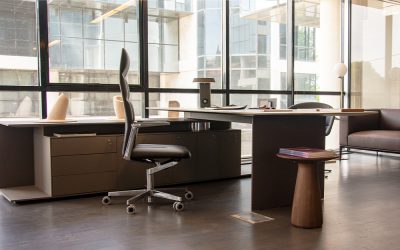 KEY PIECE DESK
